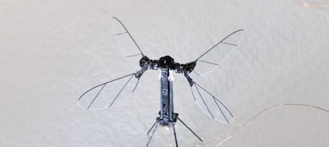 【話題・自動運転】まるで昆虫、太陽光で動く超小型ワイヤレス・ドローン 【話題・自動運転】まるで昆虫、太陽光で動く超小型ワイヤレス・ドローン