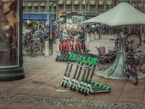 【2019モーターショー・超小型EV】電動キックボードを自動運転化! 「Tortise」はカメのように自走してドックへ 【2019モーターショー・超小型EV】電動キックボードを自動運転化! 「Tortise」はカメのように自走してドックへ