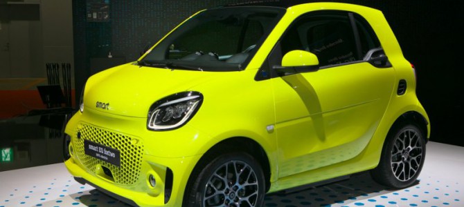 【2019モーターショー・話題】世界初、電気自動車へシフト開始したスマート。カーシェアリングを視野に入れたEQ フォートゥーを発表