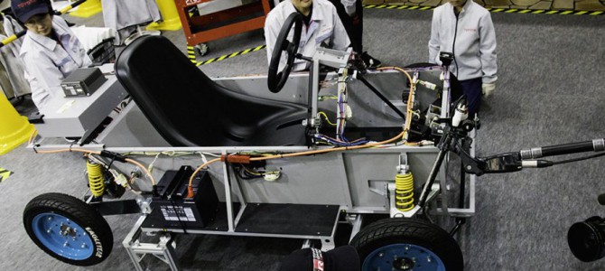 【話題・2019モーターショー】アウトオブキッザニアのトヨタブースで電気自動車の組み立てに挑戦! 【話題・2019モーターショー】アウトオブキッザニアのトヨタブースで電気自動車の組み立てに挑戦!