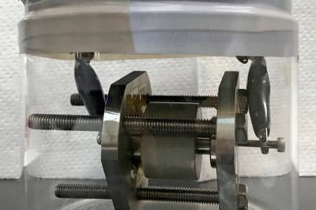 【話題・電池】全固体電池で1000キロ走るEV 安全で大容量