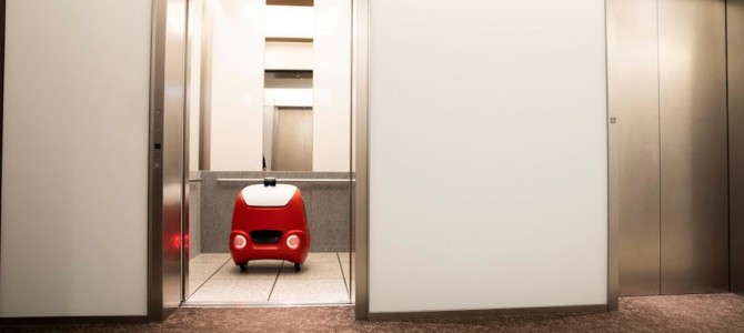 【話題・自動運転】エレベータにも乗れた！無人配送ロボット「YAPE」の建物内移動に日本郵便が成功