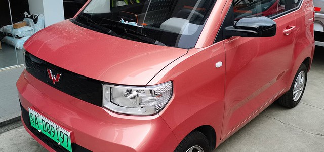 【話題・インプレ】10万台が爆売れした電気自動車の実力とは？ 中国産・45万円の「宏光ミニEV」に乗ってきた！