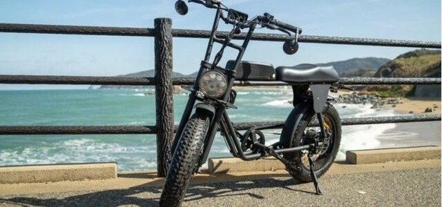 【話題・超小型EV】バイクなのに自転車!? 1970年代風デザイン
