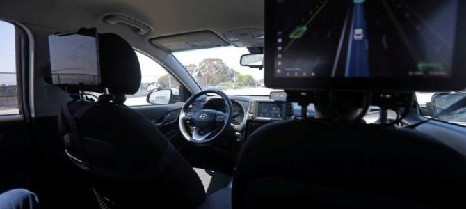 【話題・自動運転】自動運転車の最新装備は「人」 スタートアップ各社が妥協路線を選択