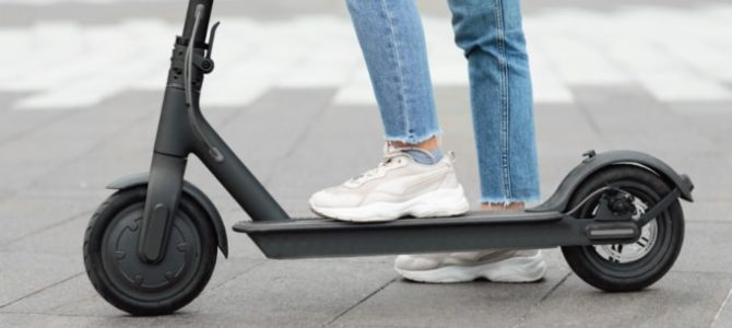 【話題】「政治家絡みか？」電動キックボード規制緩和、ネットは議論過熱で陰謀論も