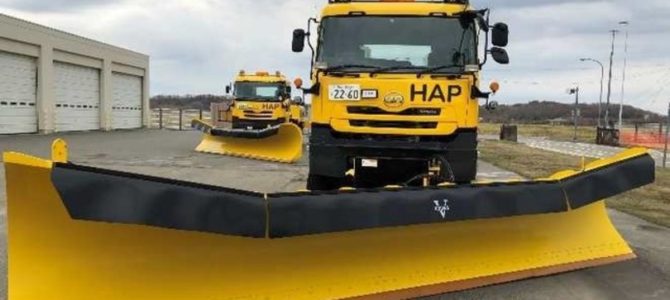 【話題・自動運転】自動運転で空港の滑走路を除雪…運転支援ガイダンスシステムを活用