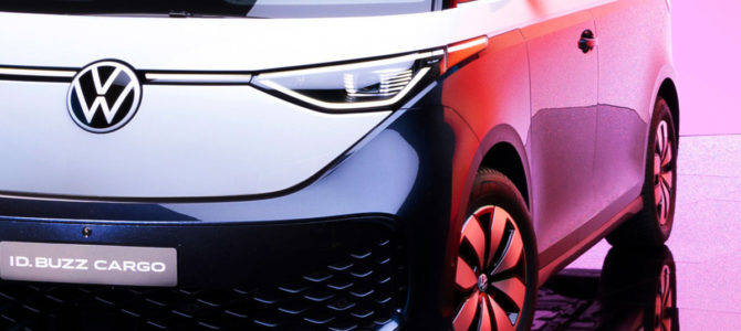 【話題・新製品】名車「ワーゲンバス」大復活!? 新型「ID.バズ」世界初公開！