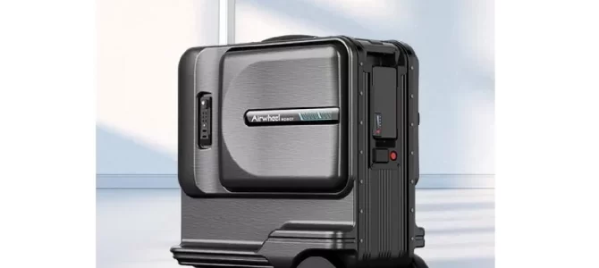 【話題】まるでスクーター？ 乗って移動できる「電動スーツケース」登場