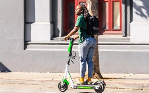 【市場・次世代モビリティ】2割の利用者がマイカー移動から転換 北米マイクロモビリティ調査