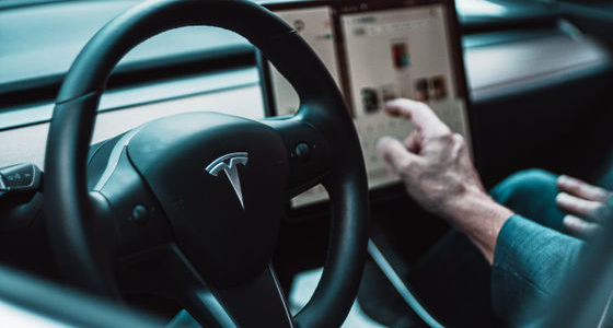 【話題・自動運転】テスラの完全自動運転ベータ版が北アメリカで提供開始、誰でも200万円払えば利用可能に