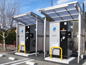 【施策・インフラ】EV急速充電器の規制緩和 設置容易に、23年めど 【施策・インフラ】EV急速充電器の規制緩和 設置容易に、23年めど