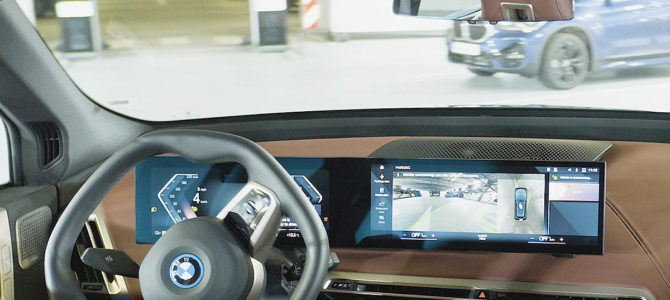 【話題・自動運転】運転手不在でも自動駐車する「自動バレーパーキング」BMWが量産間近!? 日本でも普及する？