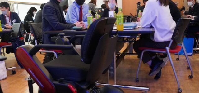 【話題・次世代モビリティ】立命館守山高校で近距離モビリティ実証実験報告会 高校生と社会人が意見交換