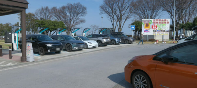 【話題・インフラ】関越道上里SAに新設された6口器で満車に遭遇＆いきなりの不具合で全滅も