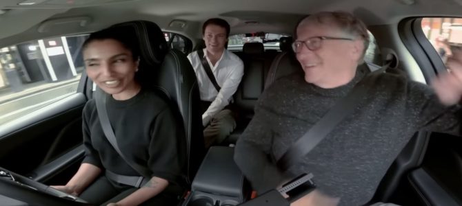【話題・自動運転】ビル・ゲイツ興奮！自動運転車に乗る