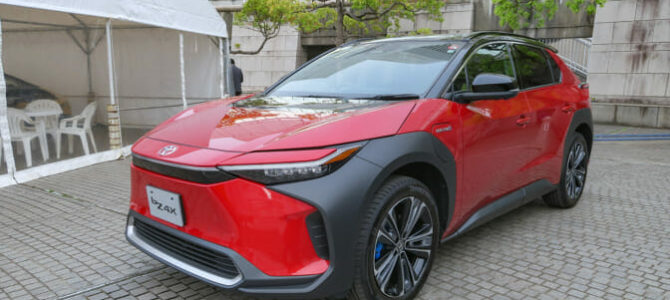 【話題】トヨタ『bZ4X』が性能アップデートを無償提供へ／急速充電性能などを改善