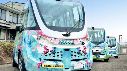 【話題・自動運転】「自動運転バス」が走る街では「家の前にバス停」が実現していた！