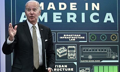 【施策・海外】攻めるVWに守るトヨタ　米国「新車67％がEV」の巨大新市場に