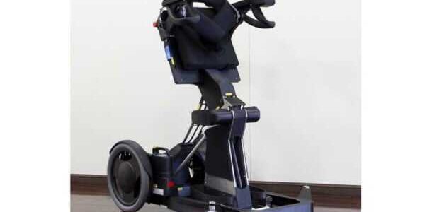 【話題・次世代モビリティ】「立って乗る」車いす、知ってる？ 筑波大学発の企業が開発、下肢障がい者の大きな助けに