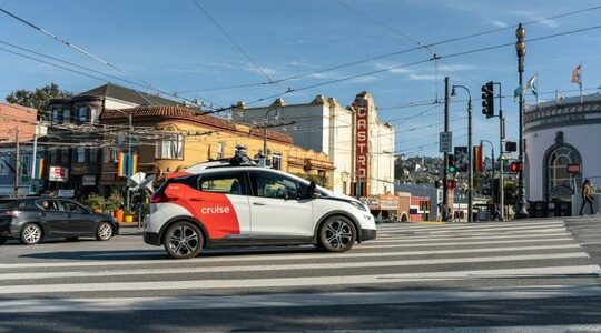 【提言・自動運転】AIビジネスの本命「自動運転」が、「生成AI」のようにスピーディに普及しないわけ