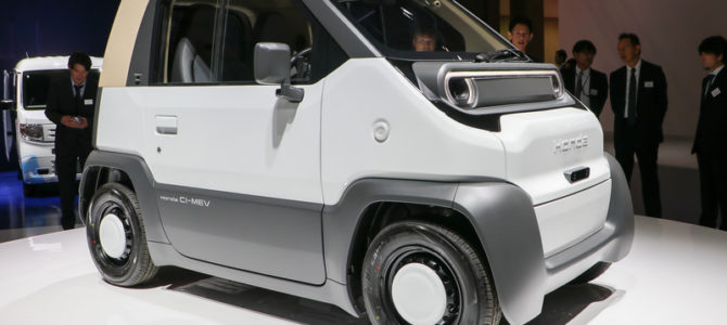 【自動運転・モビリティショー2023】ホンダ、レベル4自動運転で手軽で自由な移動を実現する「CI-MEV」世界初出展 まずはライド …