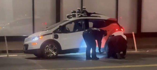 【話題・自動運転】営業停止に至ったGMの自動運転タクシー、「事故率は人間以下」は嘘だった？