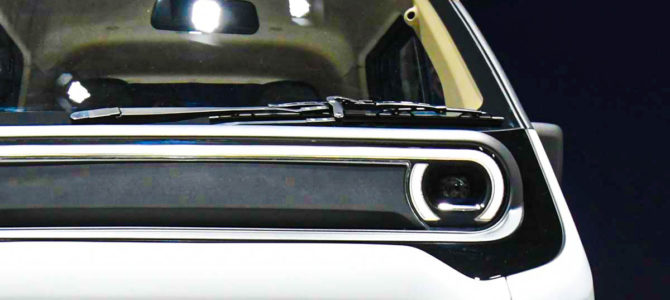 【話題・モビリティショー2023】ホンダが新型「“軽”2シーター」を世界初公開！ 斬新顔が激カワ！