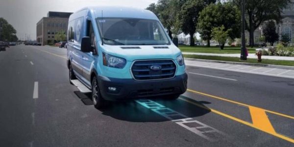 【話題・海外】アメリカで走りながら電気自動車を充電できる道路が完成