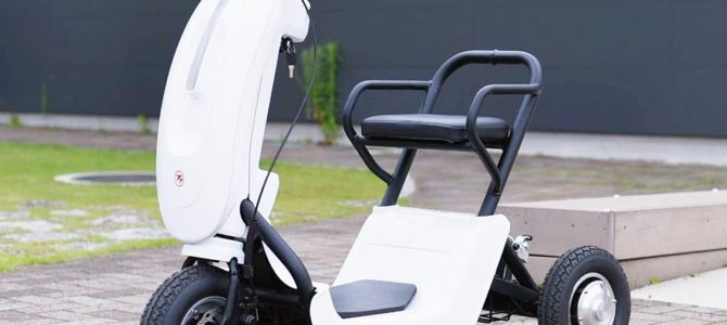 【話題・マイクロモビリティ】電動小型モビリティ「コモビ」の実証実験開始 運転免許なしでOK 1キロ2キロの移動が楽に