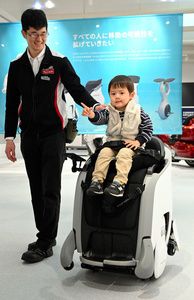 【話題・次世代モビリティ】LRTにつながれ、未来の乗り物