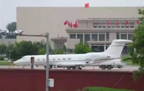 【話題・企業】マスク氏が訪中、テスラ自動運転機能導入へ当局者と協議か