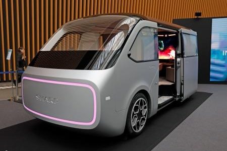 【話題・企業】シャープ、試作EVを公開 「リビングの拡張」題材に 【話題・企業】シャープ、試作EVを公開 「リビングの拡張」題材に