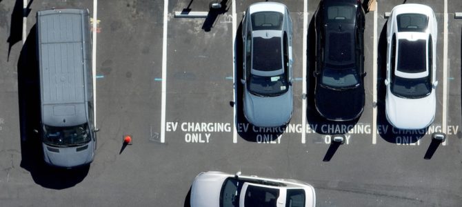 【話題・市場】バブル崩壊も騒がれたEV市場、2025年はどうなる？