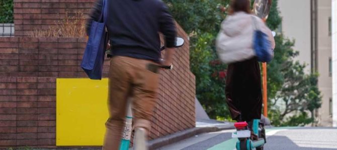 【提言・マイクロモビリティ】電動キックボードがネット上で「蛇蝎のごとく」嫌われる理由！ 危険性だけではない、都市秩序を …