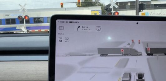 【話題・自動運転】2025/1の10大ニュース　自動運転車に「バックミラー不要論」 世界中でエラー多発