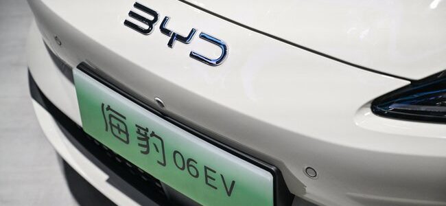 【話題】国産車では足元にも及びません…BYDの「軽EV」と国産首位・日産サクラの圧倒的な性能差 … 【話題】国産車では足元にも及びません…BYDの「軽EV」と国産首位・日産サクラの圧倒的な性能差 …