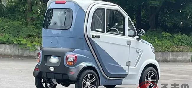 【話題・超小型EV】新車65万円！ 斬新「めちゃ小さいクルマ」が凄い！ 高齢者に丁度いい全長2.4mボディ×「普通免許 …