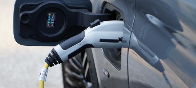 【話題】EVのバッテリー火災を防げ! 国交省が新安全基準を導入、乗員の安全確保を義務化 【話題】EVのバッテリー火災を防げ! 国交省が新安全基準を導入、乗員の安全確保を義務化