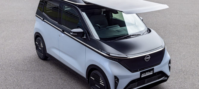 【話題・新技術・ジャパンモビリティショー2025】日産、太陽光パネル設置のEV「サクラ」試作 モビリティショーで公開