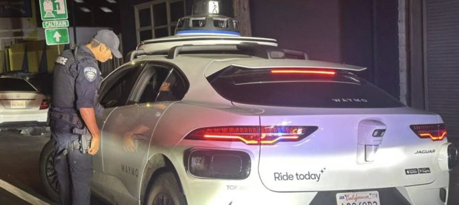 【自動運転・海外】米警察、Googleのロボタクシーへの罰金断念！違反切符に「欄」無く・・