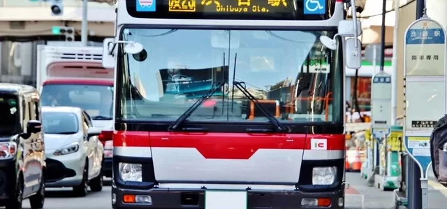 【話題・自動運転】自動運転バス「完全無人化」は幻想だった？ 東京の複雑環境が暴く「誰も読めない」運行コストの …