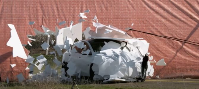 【話題・自動運転】テスラが「偽の壁」に騙された記事、2025年のPV1位に！