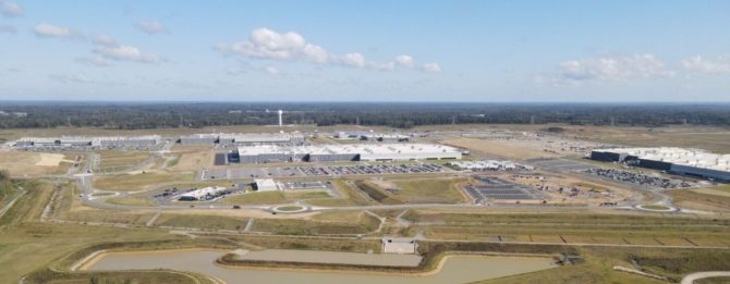 【企業・電池】トヨタの米国巨大電池工場が正式稼働、他の電池メーカーも続々集結