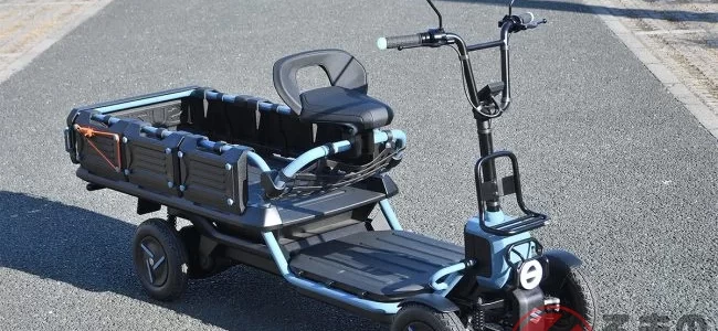 【話題・超小型EV】“運転免許”が無くても乗れる! スズキの「ちいさい軽トラ!?」がスゴい! お一人さま用の「超小型 … 【話題・超小型EV】“運転免許”が無くても乗れる! スズキの「ちいさい軽トラ!?」がスゴい! お一人さま用の「超小型 …